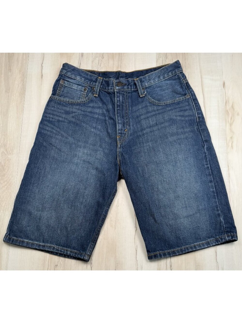 LEVI STRAUSS & CO Levi's Mens 32 Medium Wash 569 Denim JEAN SHORTS Jorts EUC